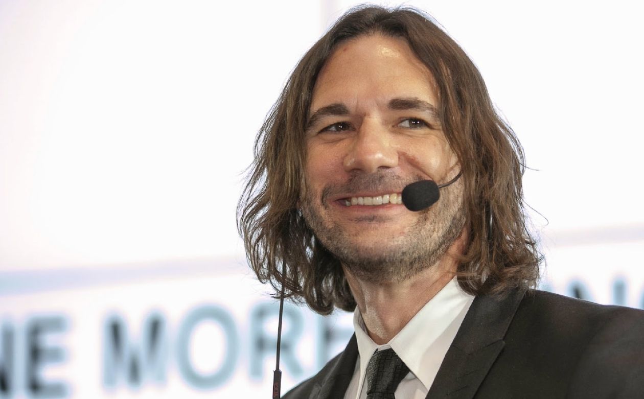 سيزار لاسترا