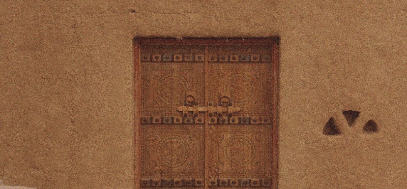 حكايا خلف الأبواب