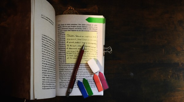 READING WELL: HOW TO READ WITH A CRITICAL EYE