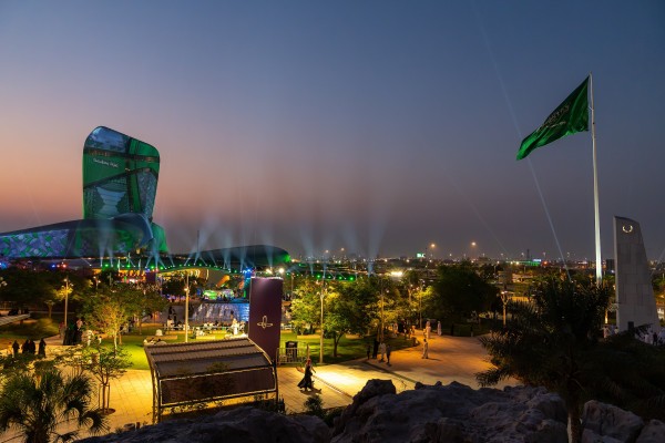 أكثر من 150 ألف زائر يشارك في احتفالات (إثراء) بيوم الوطن