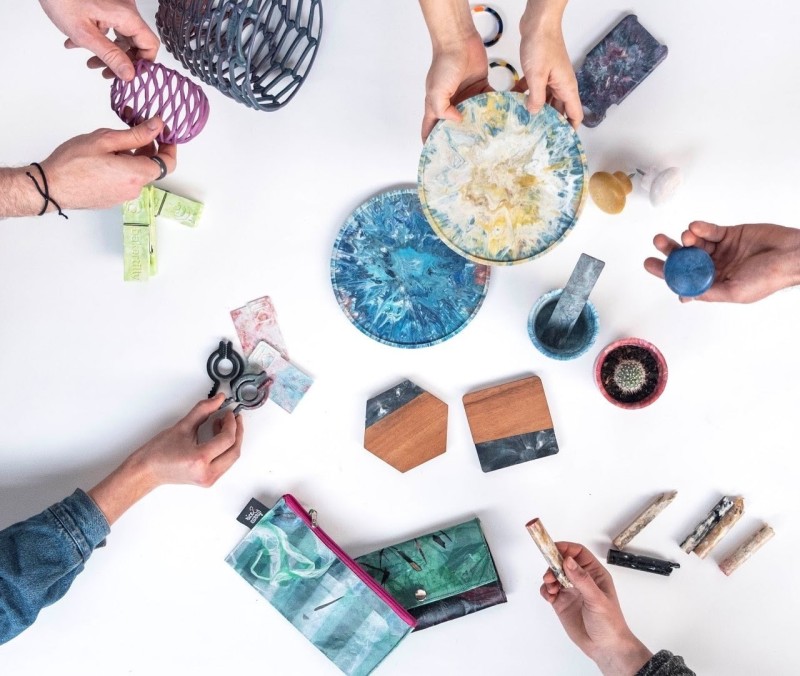 من قطعة بلاستيكية إلى هدية